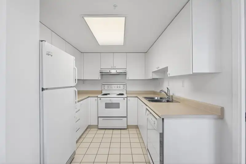 704 10082 148 STREET - photo 2 of 36