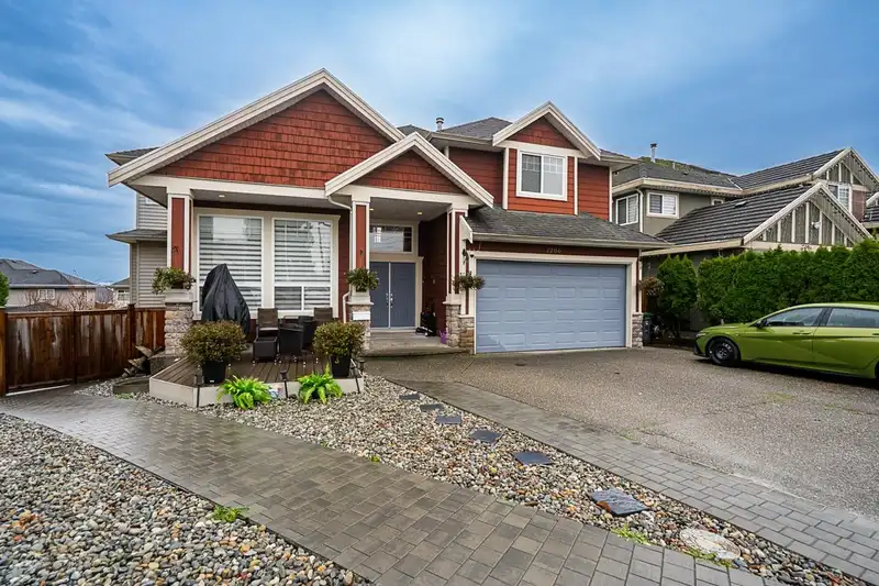 7106 150 STREET - photo 2 of 40
