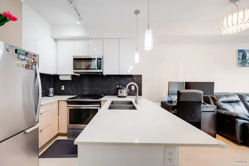 104 6438 195A STREET - photo 3 of 25