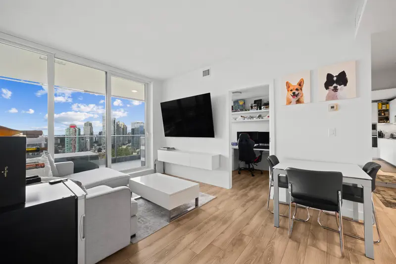 2501 6699 DUNBLANE AVENUE - photo 2 of 25