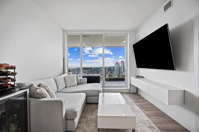 2501 6699 DUNBLANE AVENUE - photo 3 of 25