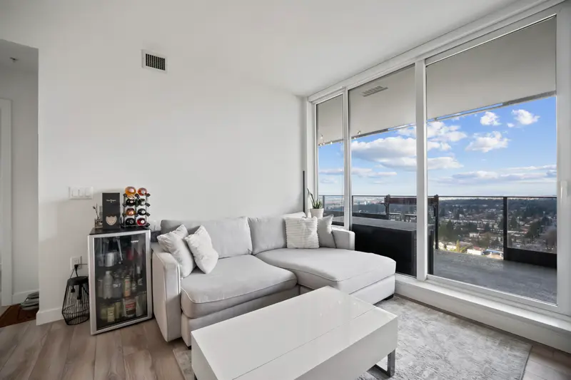 2501 6699 DUNBLANE AVENUE - photo 4 of 25