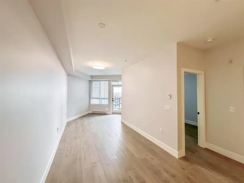 519 20061 FRASER HIGHWAY - photo 4 of 11