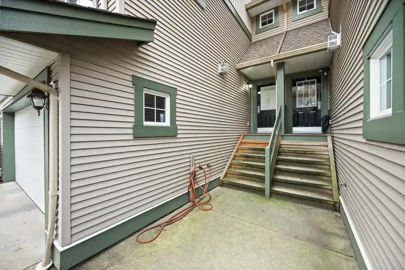 62 6050 166 STREET - photo 4 of 38
