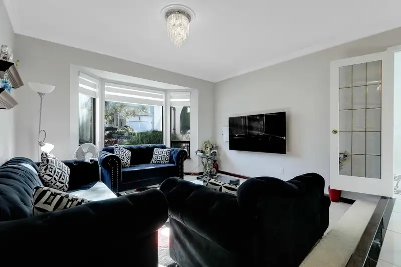 13571 60A AVENUE - photo 3 of 25