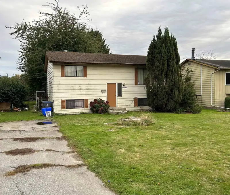 13854 89A AVENUE - photo 1 of 4