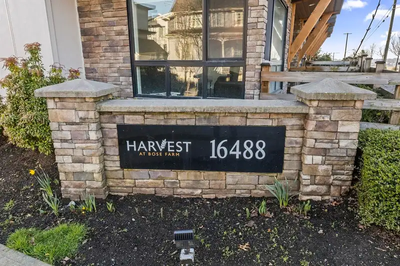 178 16488 64 AVENUE - photo 3 of 36