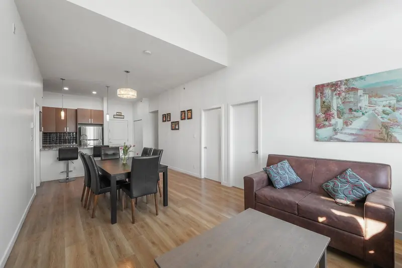 410 288 HAMPTON STREET - photo 2 of 25