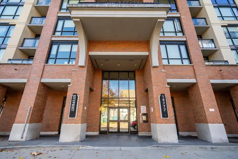 1004 10777 UNIVERSITY DRIVE - photo 3 of 30