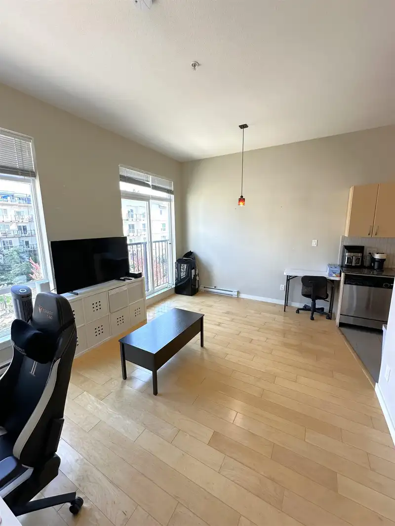 505 13728 108 AVENUE - photo 4 of 22