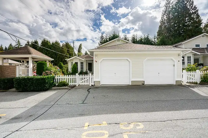 3 6537 138TH STREET - photo 4 of 40