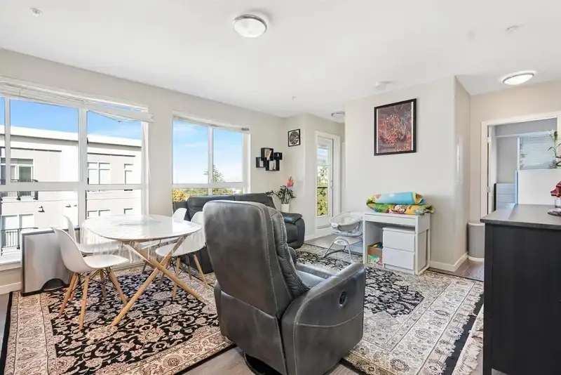 405 13768 108 AVENUE - photo 4 of 22
