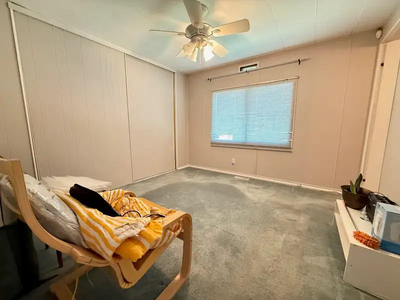 91 7790 KING GEORGE BOULEVARD - photo 4 of 8