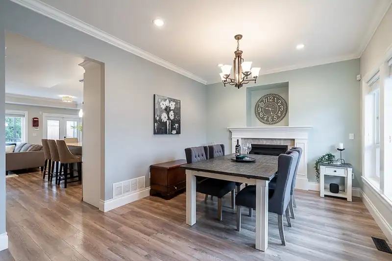 19089 67A AVENUE - photo 4 of 23