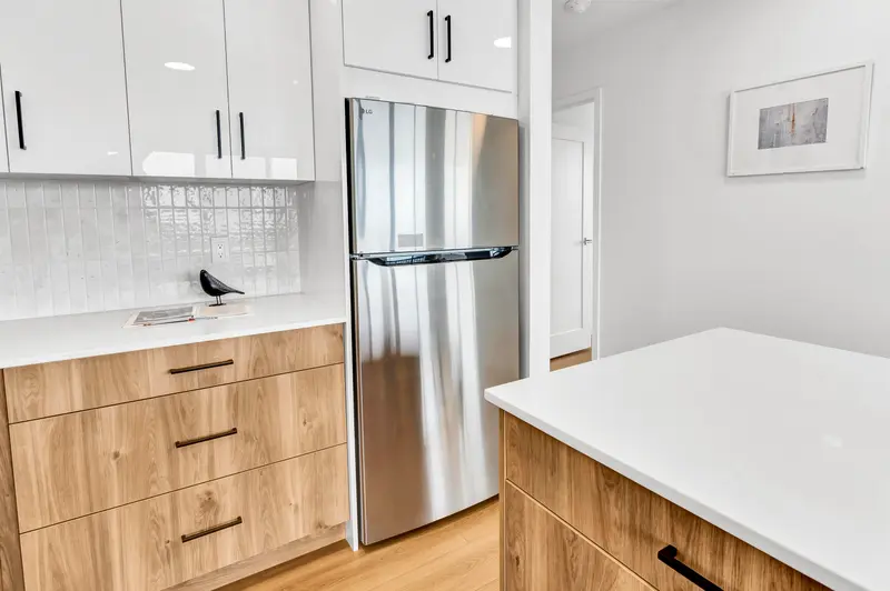 2003 6540 BURLINGTON AVENUE - photo 3 of 15