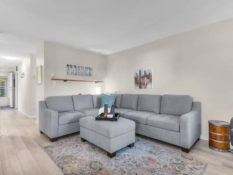 67 15020 66A AVENUE - photo 2 of 18