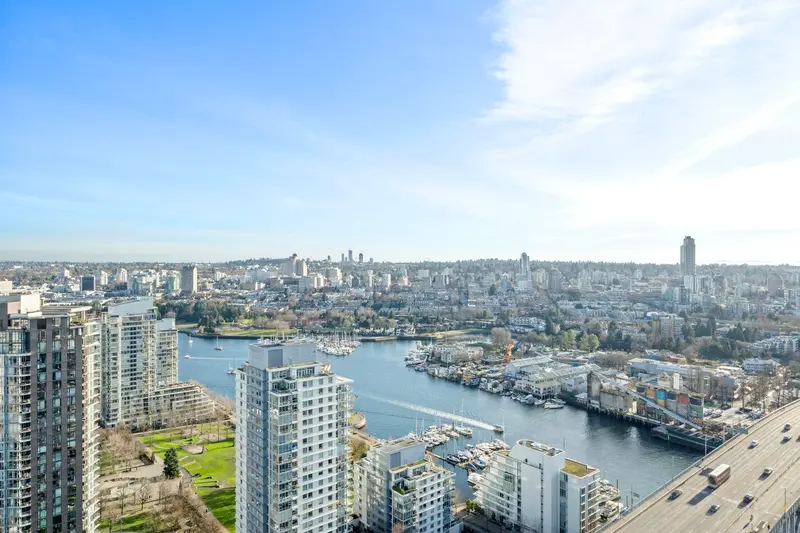 4001 1480 HOWE STREET - photo 1 of 25