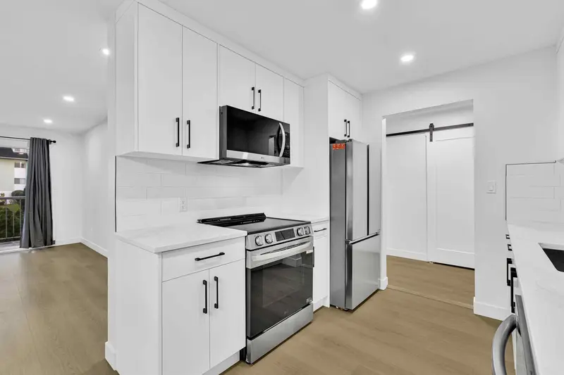 201 2567 VICTORIA STREET - photo 1 of 23