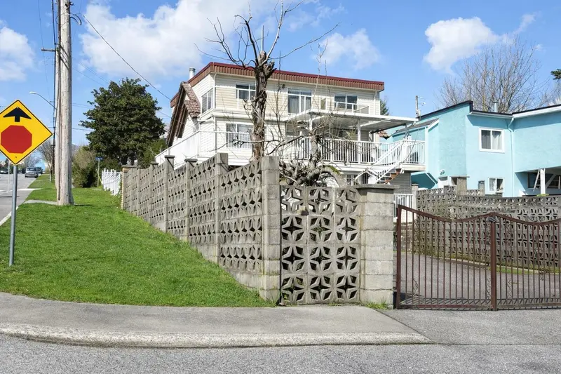 1728 SEVENTH AVENUE - photo 1 of 25