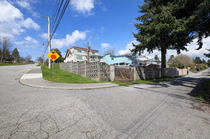 1728 SEVENTH AVENUE - photo 3 of 25