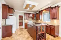 7161 151 STREET - thumbnail 2