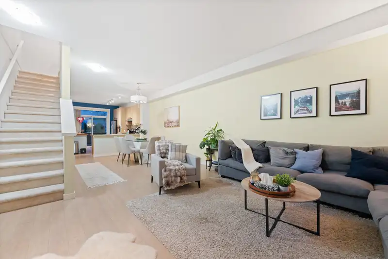 58 14838 61 AVENUE - photo 3 of 25