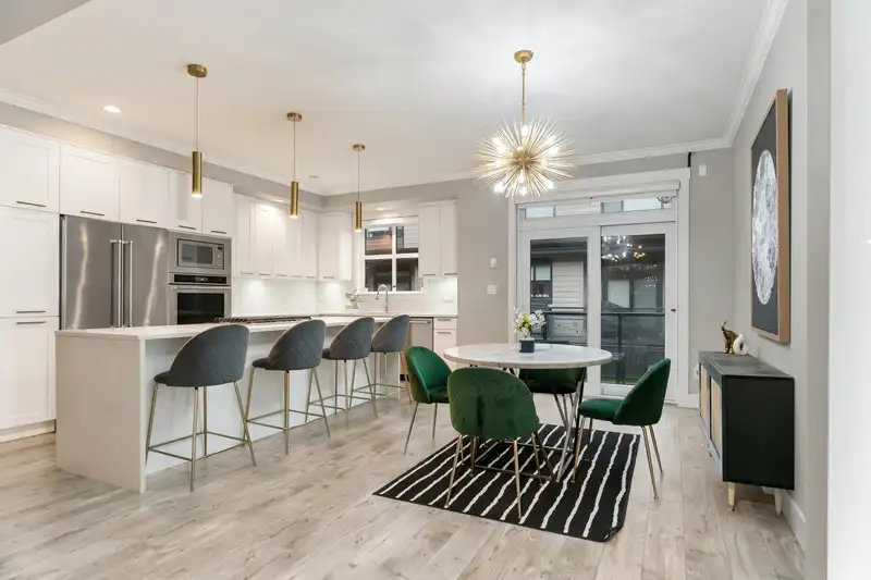 193 16488 64 AVENUE - photo 2 of 19