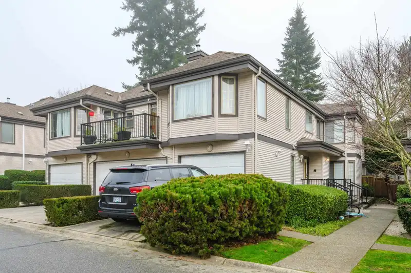 6 15840 84 AVENUE - photo 2 of 40