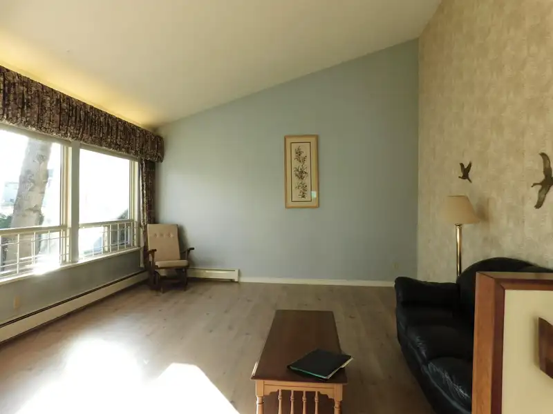12420 91 AVENUE - photo 3 of 20