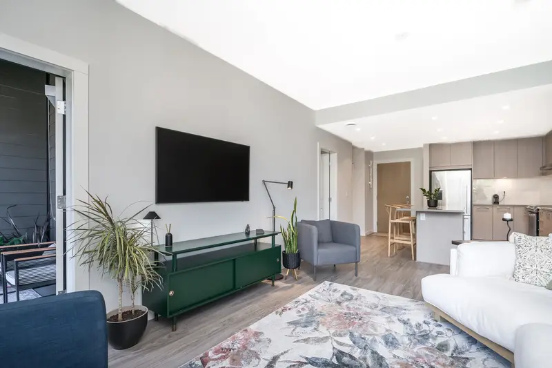 508 6438 BYRNEPARK DRIVE - photo 4 of 25