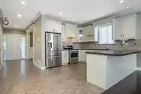 6844 195A STREET - thumbnail 10