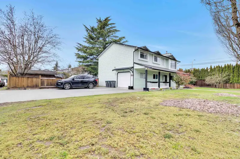 6385 172 STREET - photo 2 of 28