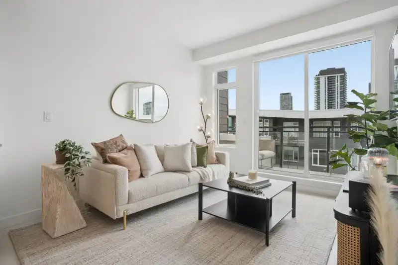 601 10465 139 STREET - photo 1 of 33