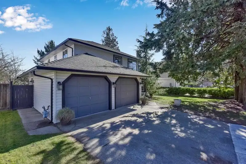 6074 188 STREET - photo 2 of 39