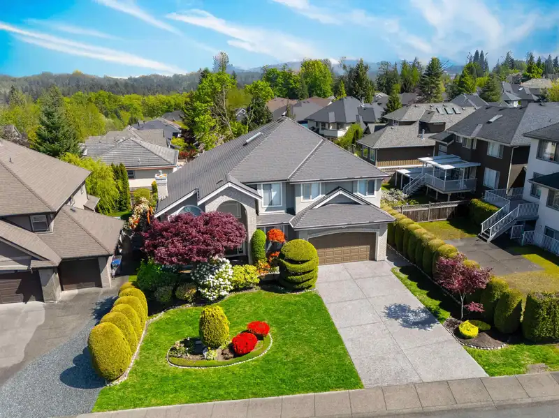 11178 163 STREET - photo 1 of 14