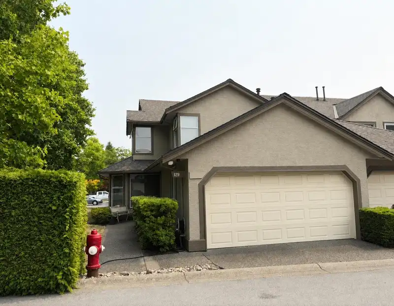 129 15988 83 AVENUE - photo 1 of 40