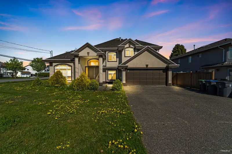 12114 98 AVENUE - photo 1 of 30