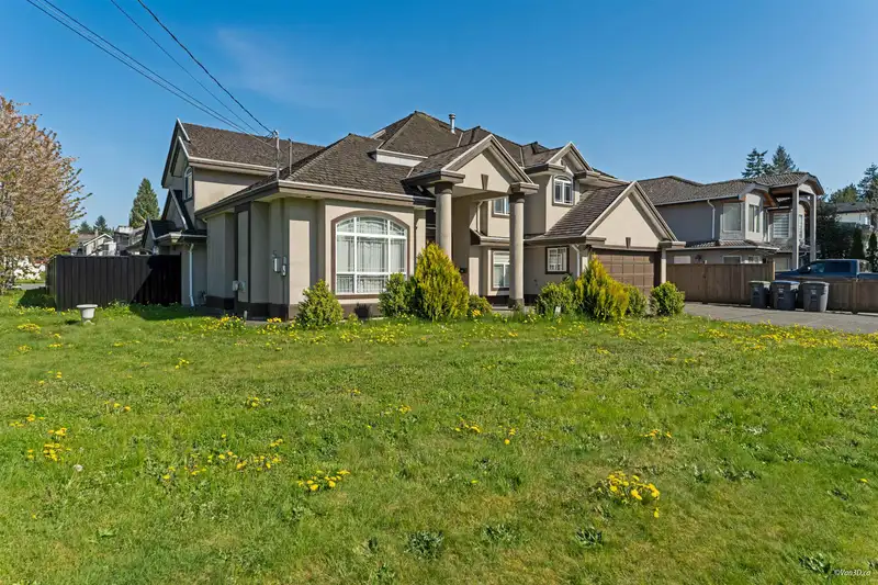 12114 98 AVENUE - photo 2 of 30