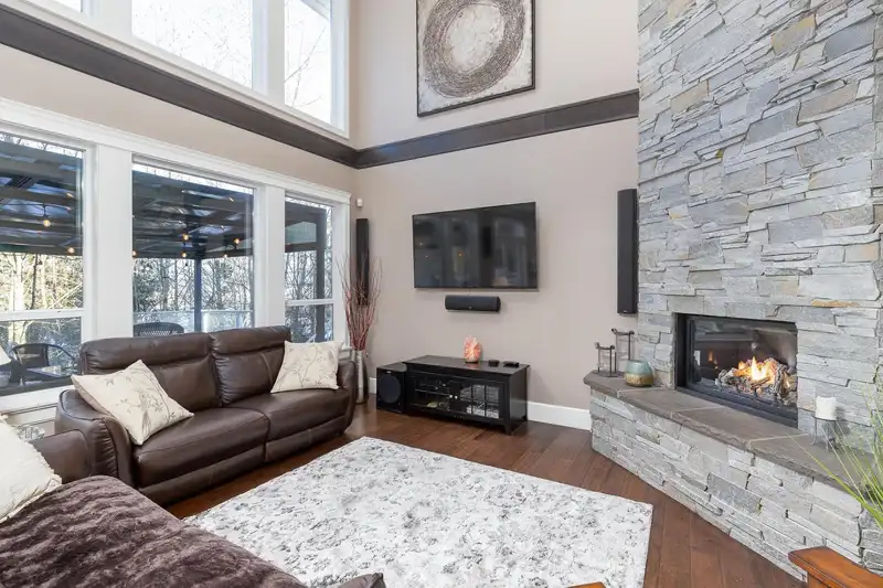 7195 177A STREET - photo 2 of 40