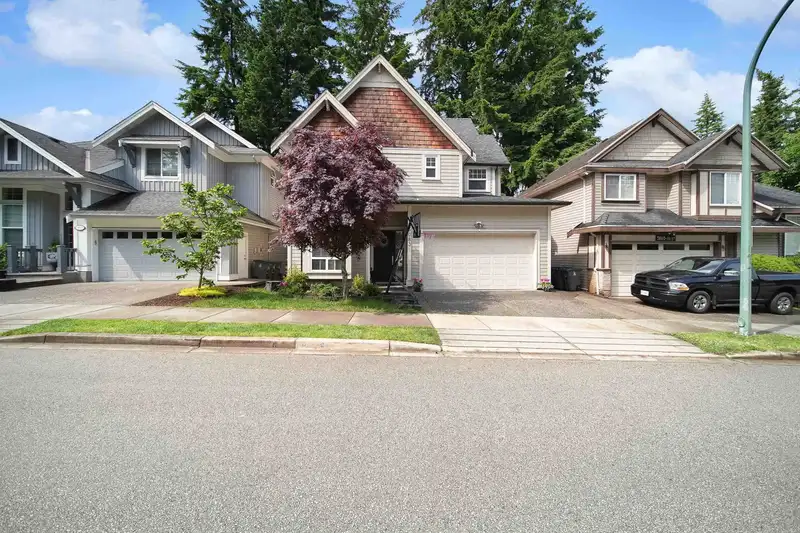 15083 58A AVENUE - photo 3 of 35