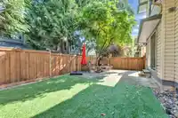 8 8257 121A STREET - thumbnail 18