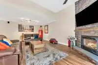 8 8257 121A STREET - thumbnail 9