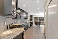 8 8257 121A STREET - thumbnail 10