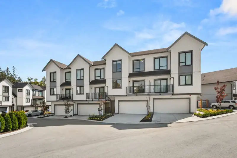 75 16487 89 AVE - photo 1 of 28