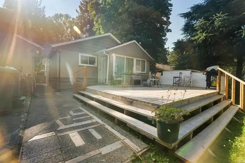 11152 131A STREET - photo 4 of 21