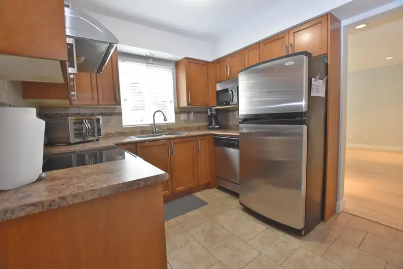 15402 96A AVENUE - photo 3 of 15
