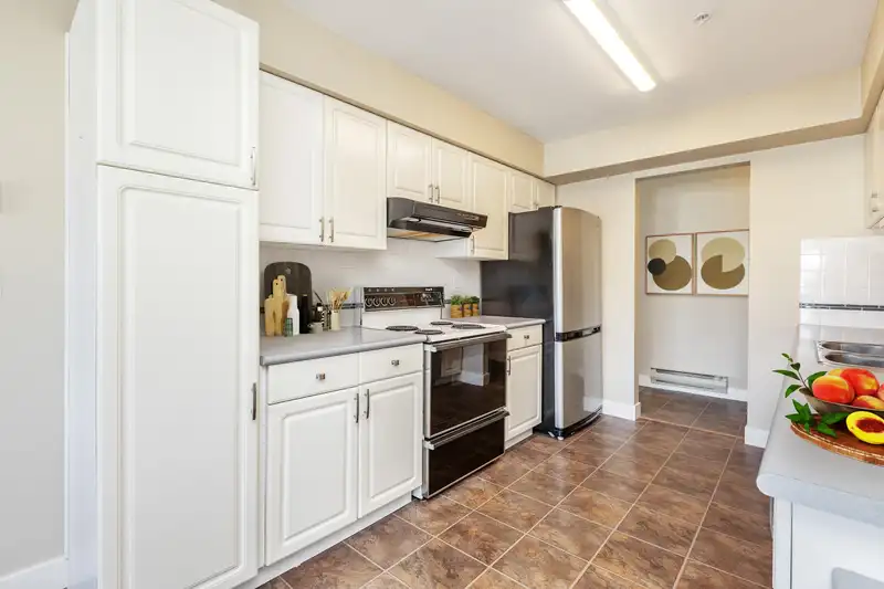 326 13911 70 AVENUE - photo 2 of 6