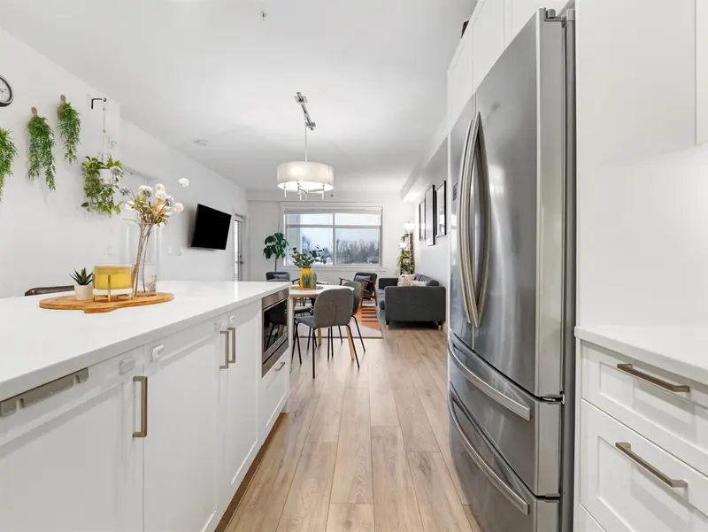 519 20673 78 AVENUE - photo 2 of 25