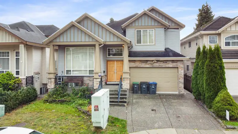 12366 66 AVENUE - photo 1 of 40