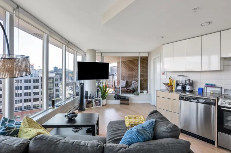 1209 445 W 2ND AVENUE - photo 3 of 25